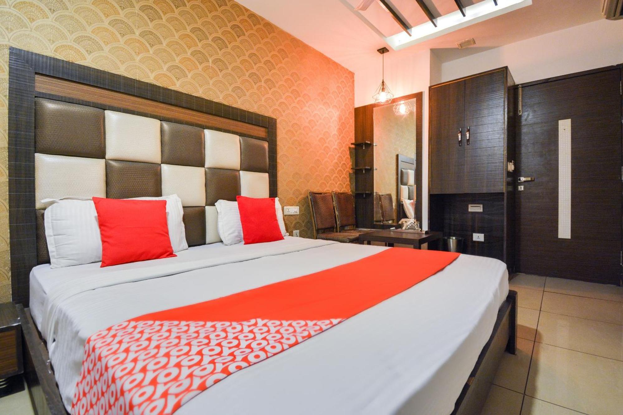 Hotel O Lexis Ludhiana Zewnętrze zdjęcie